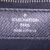 Borsa portadocumenti Louis Vuitton in pelle taiga nera - Detail D3 thumbnail