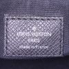 Borsa a tracolla Louis Vuitton Messenger in pelle taiga nera - Detail D3 thumbnail