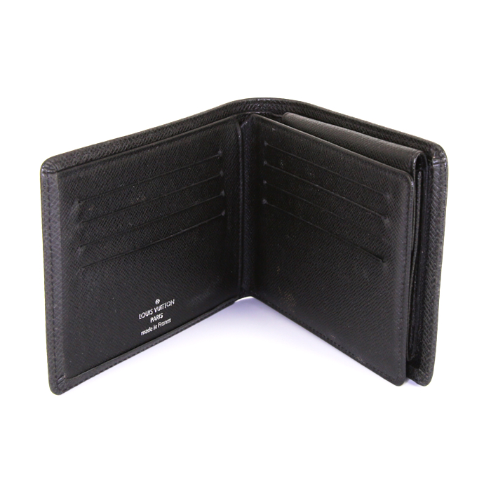 Louis Vuitton wallet in black taiga leather - Detail D2