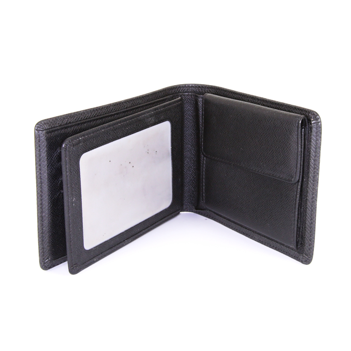 Louis Vuitton wallet in black taiga leather - Detail D3