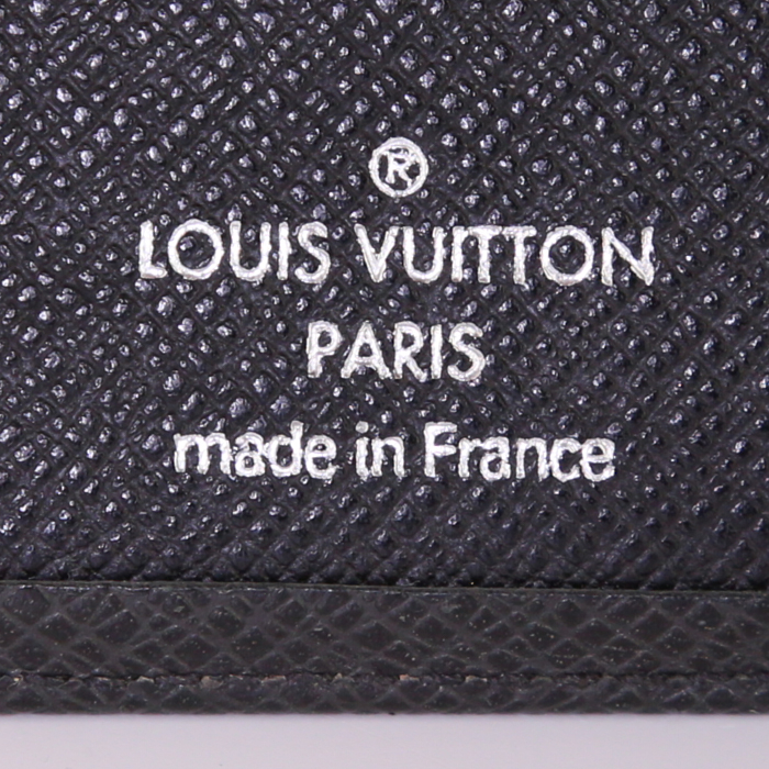 Portafogli Louis Vuitton in pelle taiga nera - Detail D4
