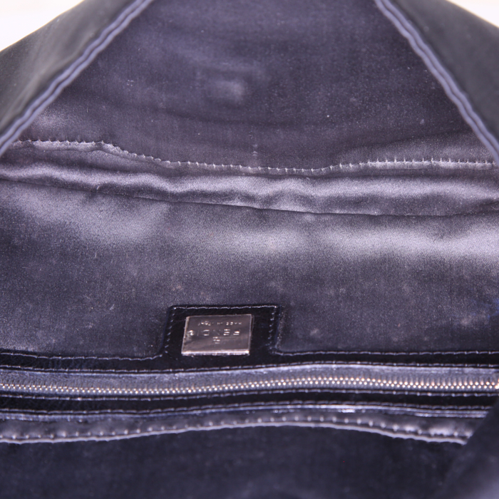 Fendi Baguette handbag in black satin and black - Detail D2