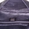 Bolso de mano Fendi Baguette en satén negro y cuero esmaltado negro - Detail D2 thumbnail