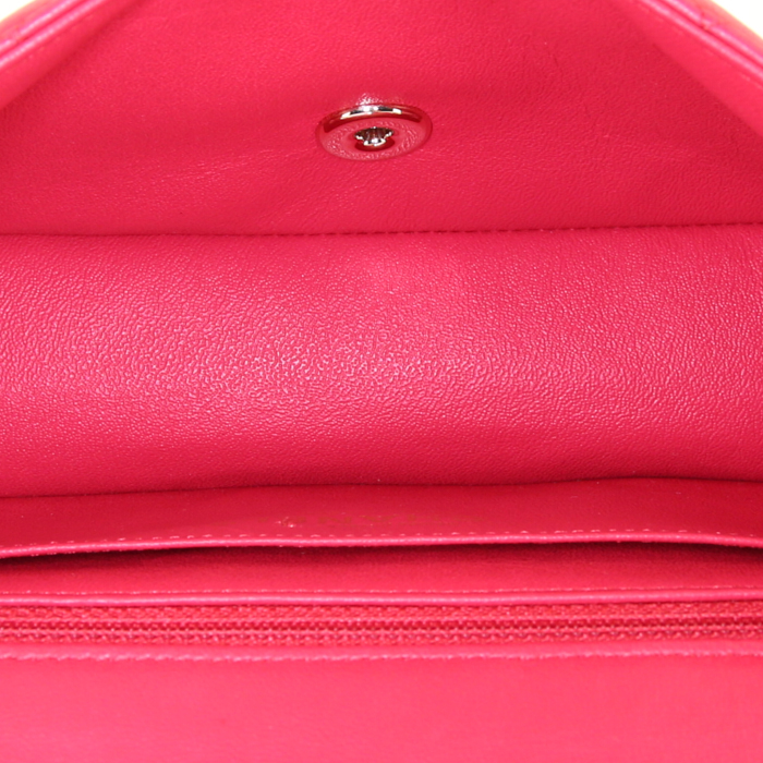 Bolso bandolera Chanel Timeless Mini en cuero acolchado rosa - Detail D2