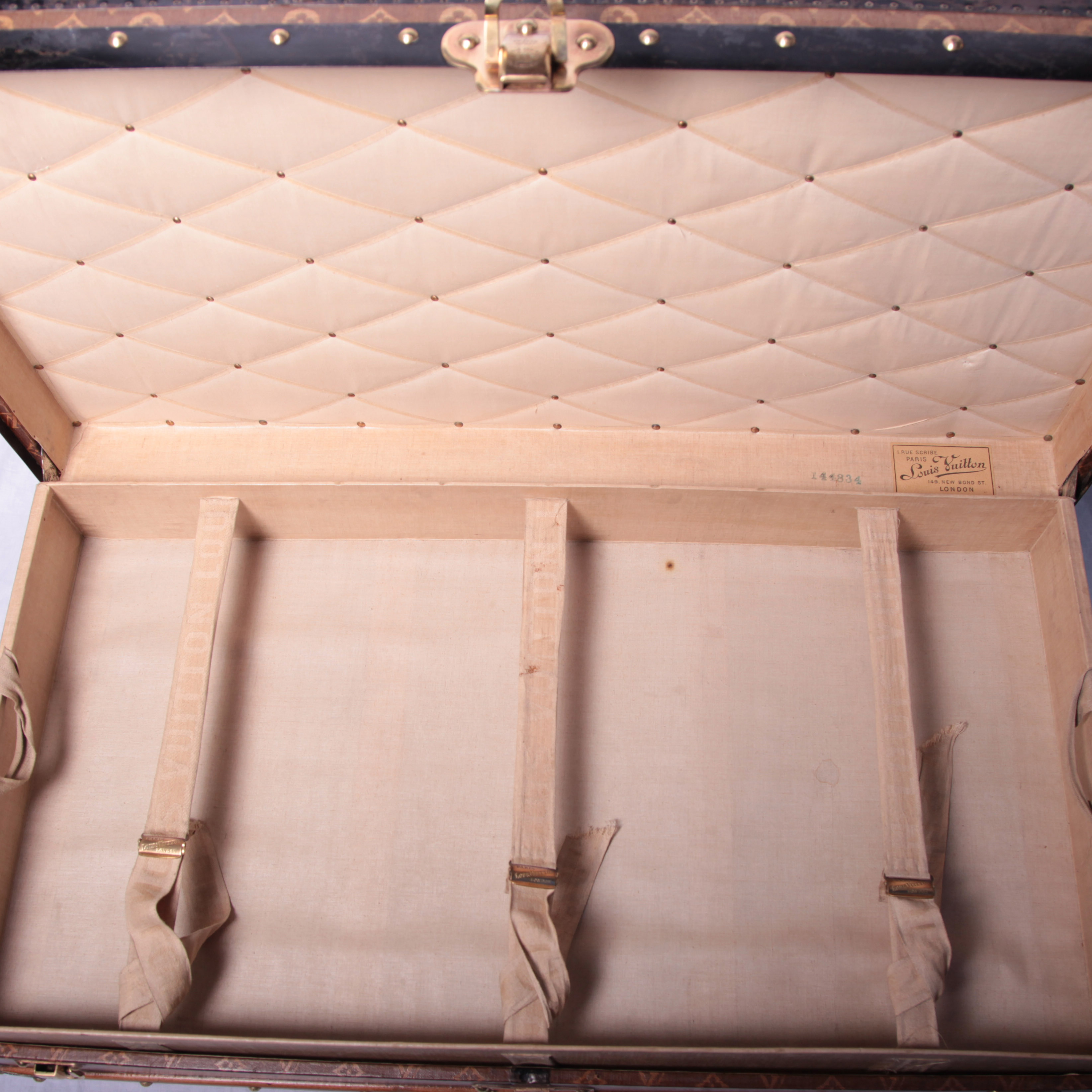 Louis Vuitton Cabine trunk in monogram canvas - Detail D2