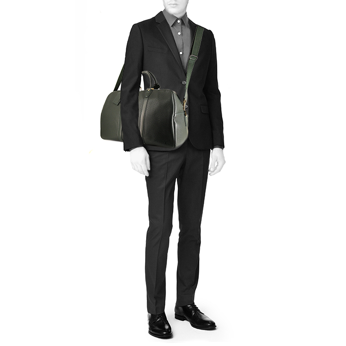 Sac de voyage Louis Vuitton Kendall en cuir taiga vert - Detail D2