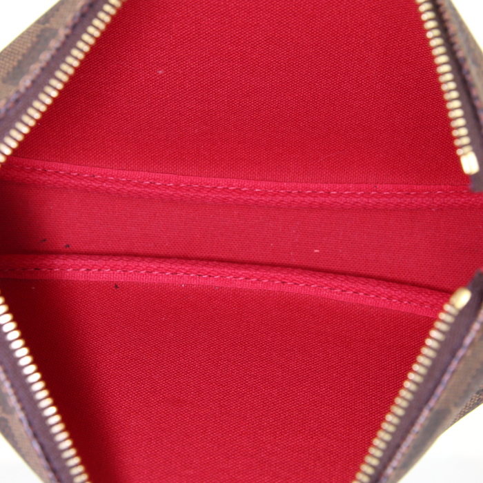 Pochette Louis Vuitton Pochette accessoires en toile damier marron et cuir marron - Detail D2