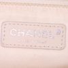 Bolso de mano Chanel Croisière Bag en cuero acolchado negro y junco blanco - Detail D4 thumbnail