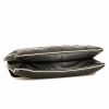Bolso de mano Chanel Croisière Bag en cuero acolchado negro y junco blanco - Detail D5 thumbnail