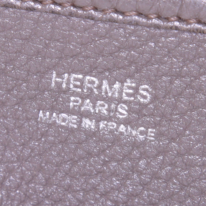Borsa a tracolla Hermes Evelyne in pelle martellata grigio scuro - Detail D3