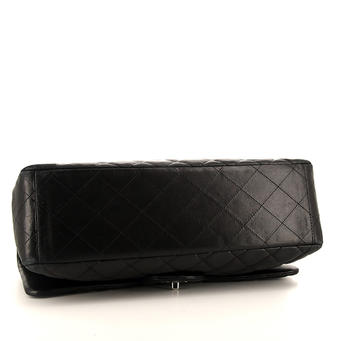 Bolso de mano Chanel Timeless Maxi Jumbo en cuero acolchado negro - Detail D5