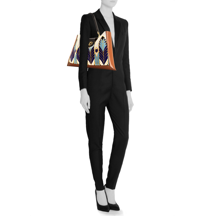 Shopping bag Valentino Garavani City Safari in pelle marrone e nera con decorazione a piume e tela beige - Detail D1