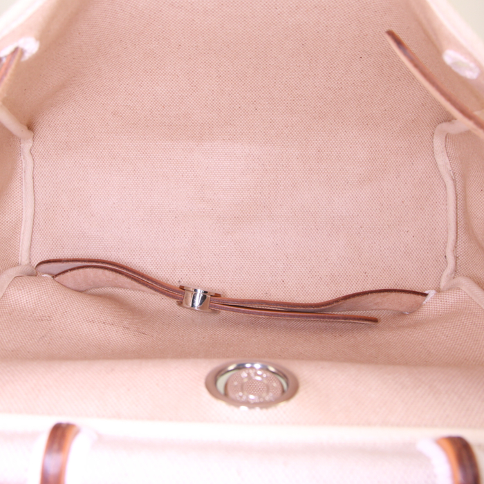 Hermes Herbag backpack in beige canvas and natural leather - Detail D2