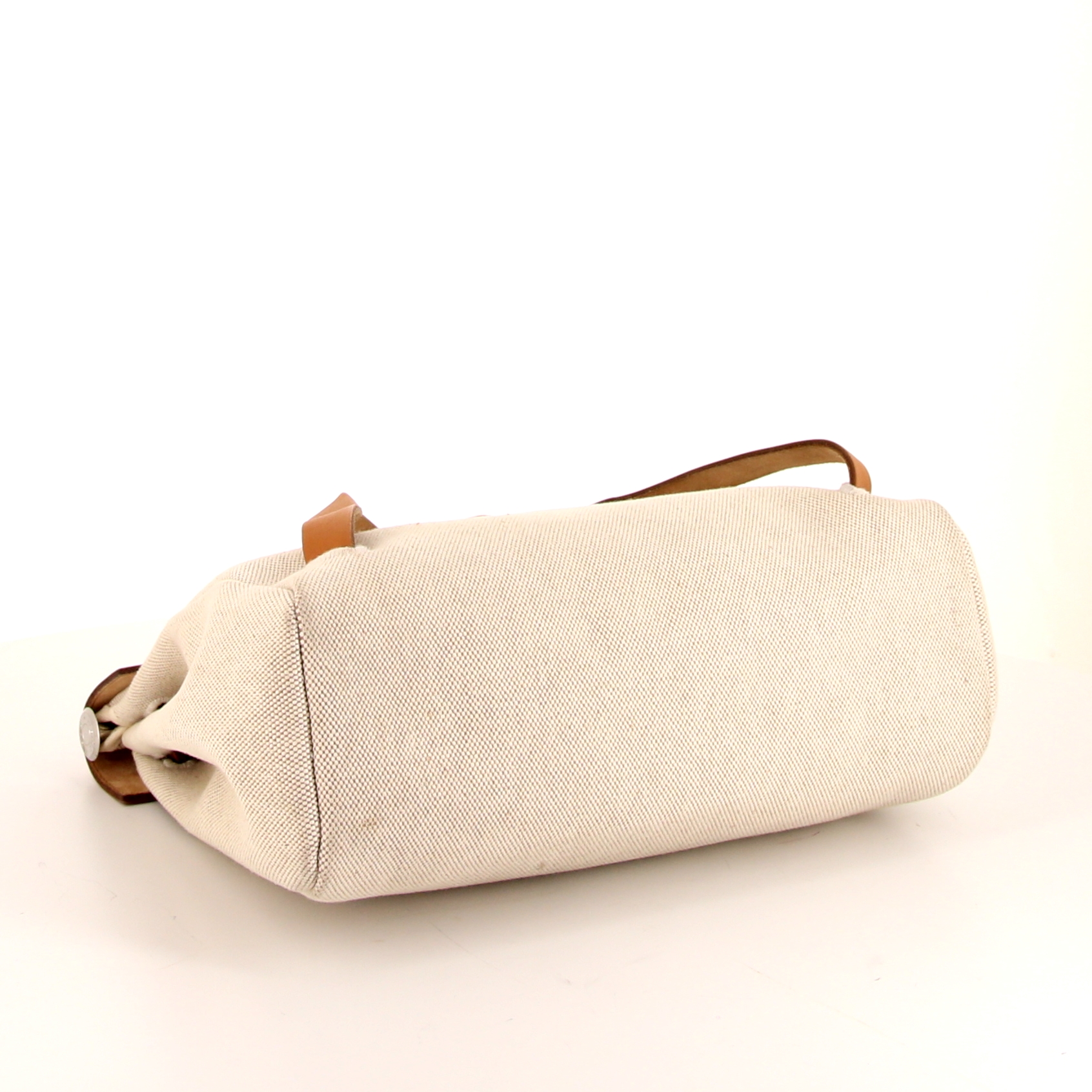 Hermes Herbag backpack in beige canvas and natural leather - Detail D4