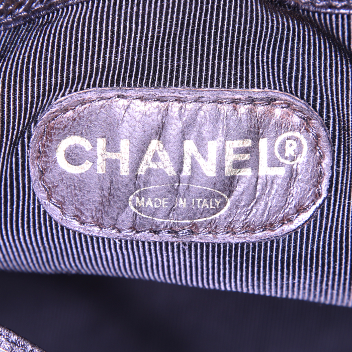 Chanel Vintage shoulder bag in black grained leather - Detail D3