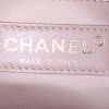 Sac à main Chanel Grand Shopping en cuir matelassé chevrons beige - Detail D3 thumbnail
