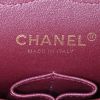 Borsa a tracolla Chanel Timeless jumbo in pelle martellata e trapuntata nera - Detail D4 thumbnail