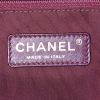 Bolso de mano Chanel Grand Shopping en cuero acolchado negro - Detail D3 thumbnail