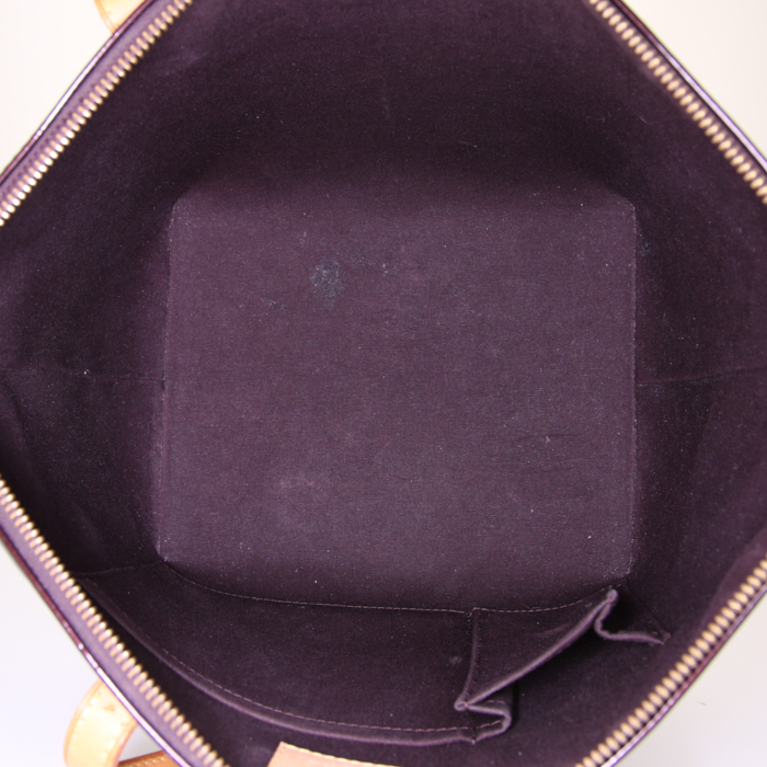 Louis Vuitton Bellevue small model handbag in burgundy monogram patent leather and natural leather - Detail D2