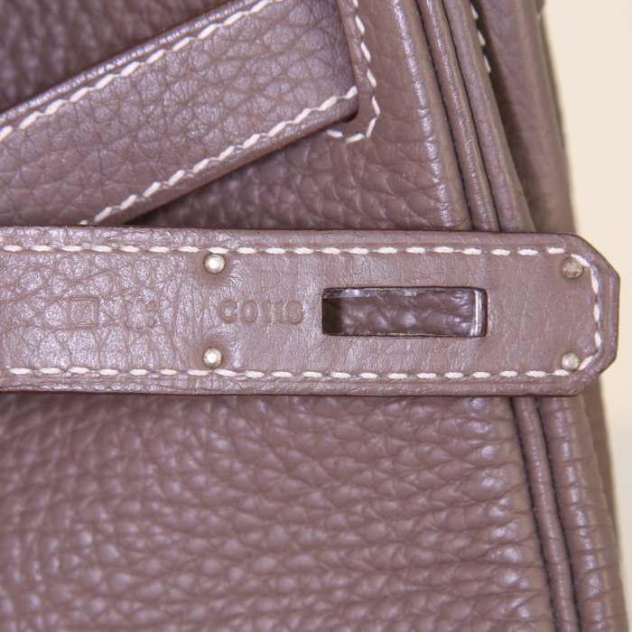Sac à main Hermes Kelly 35 cm en cuir taurillon clémence étoupe - Detail D5