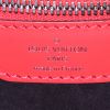 Borsa weekend Louis Vuitton Keepall Editions Limitées in pelle Epi rossa e bianca - Detail D4 thumbnail