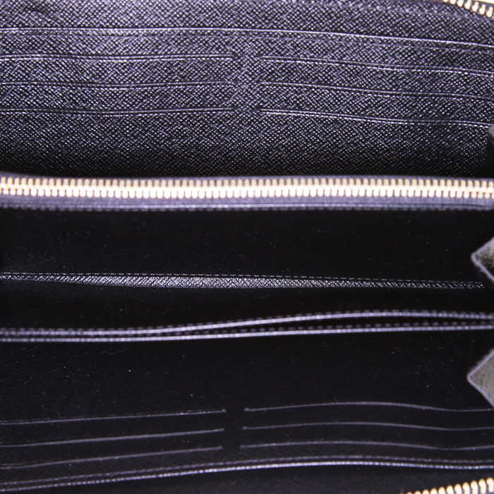 Billetera Louis Vuitton Zippy en cuero Epi negro - Detail D2