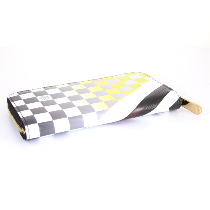 Billetera Louis Vuitton Zippy en cuero Epi negro - Detail D4