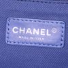 Sac cabas Chanel Deauville en toile bleue et cuir bleu - Detail D4 thumbnail