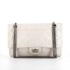 Bolso bandolera Chanel 2.55 en cuero acolchado blanco - 360 thumbnail