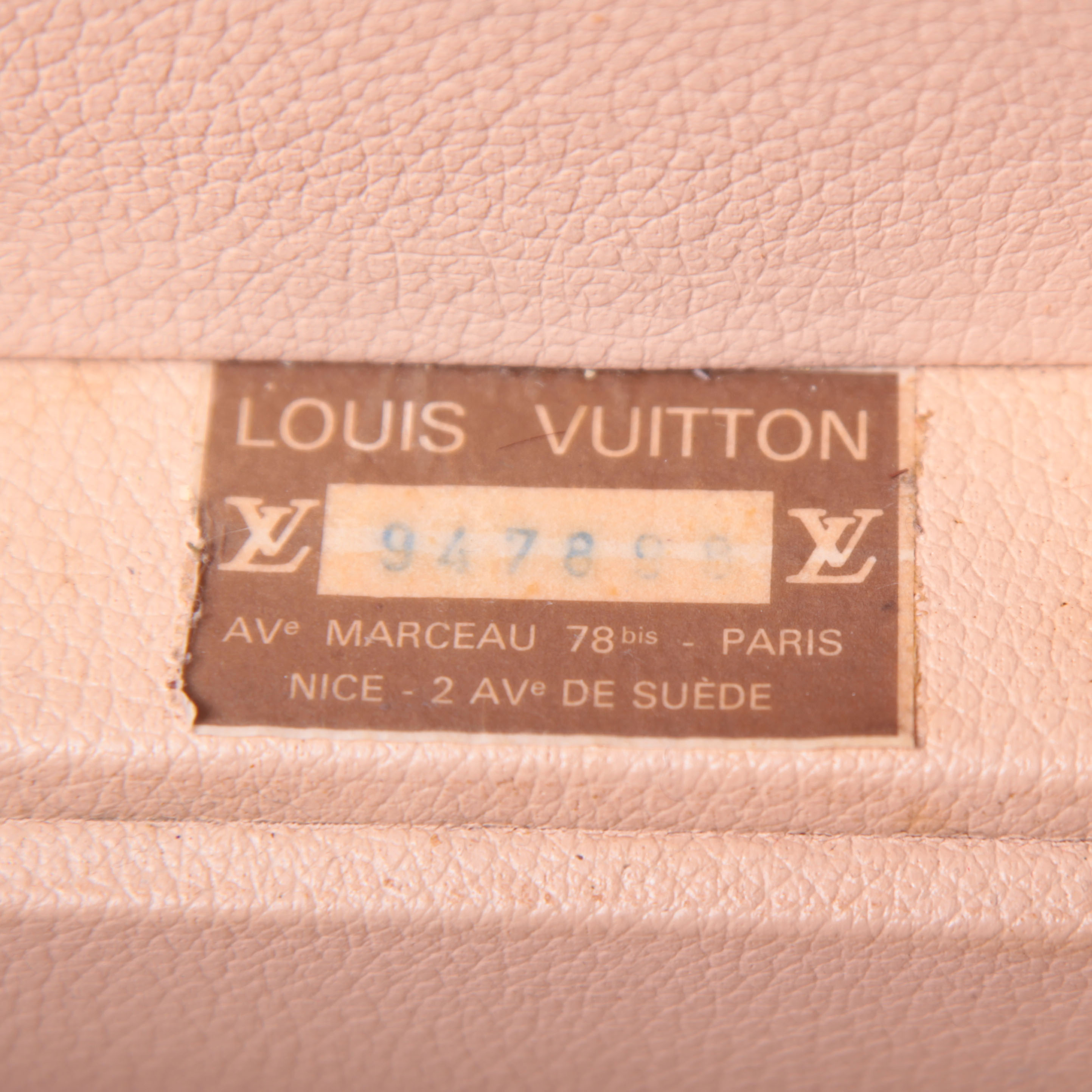 Louis Vuitton Bisten 70 suitcase in brown monogram canvas and brown lozine (vulcanised fibre) - Detail D3
