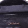 Bolso bandolera Chanel  Vintage en satén negro - Detail D2 thumbnail