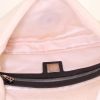 Bolso de mano Fendi Baguette en tejido de punto blanco y cuero esmaltado negro - Detail D2 thumbnail