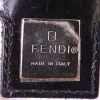 Bolso de mano Fendi Baguette en tejido de punto blanco y cuero esmaltado negro - Detail D3 thumbnail