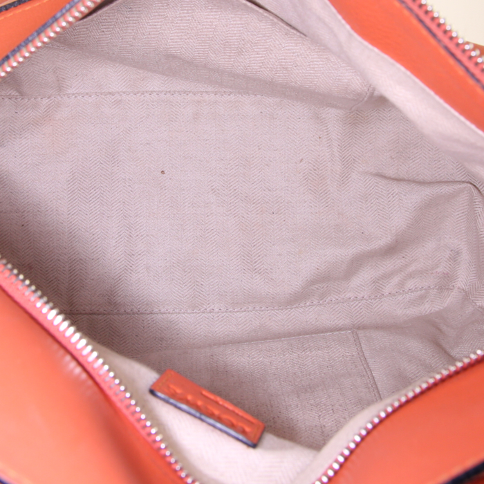 Bolso de mano Loewe Puzzle en cuero naranja - Detail D3