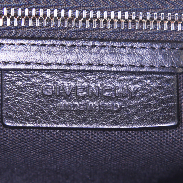 Givenchy Nightingale handbag in black grained leather - Detail D3