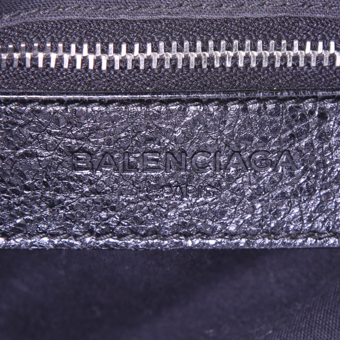 Bolso de mano Balenciaga Classic City modelo grande en cuero negro - Detail D3