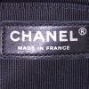 Bolso de mano Chanel Timeless en lona y cuero negra - Detail D4 thumbnail