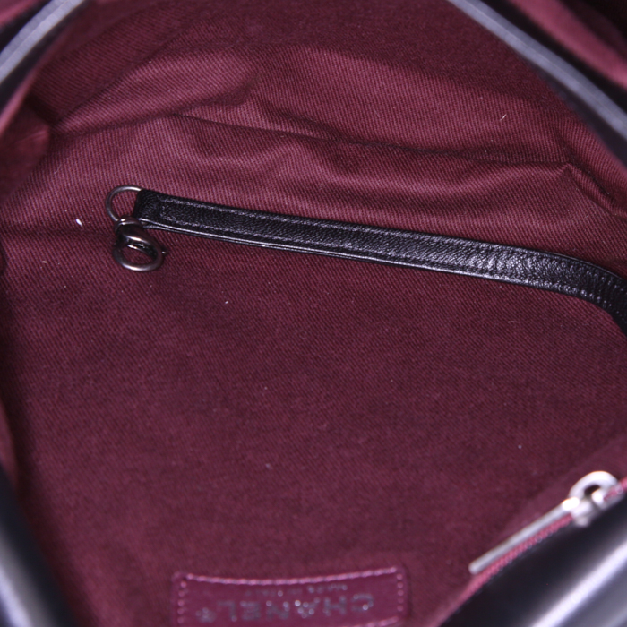 Chanel   shoulder bag  in black quilted leather - Detail D3