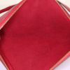 Bolsito de mano Louis Vuitton Pochette accessoires en cuero Epi rojo - Detail D2 thumbnail