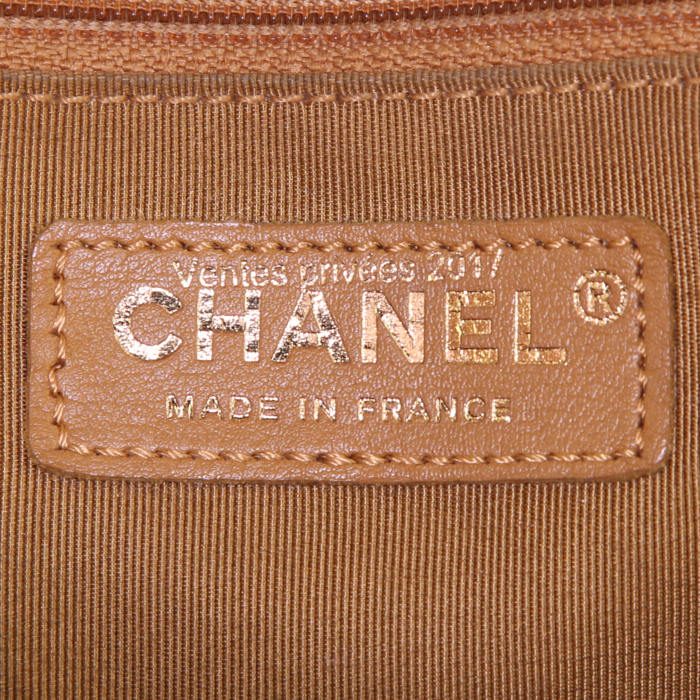 Sac bandoulière Chanel Boy grand modèle en laine marron et cuir marron - Detail D4