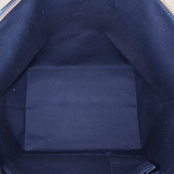 Sac cabas Louis Vuitton Bellevue en cuir verni monogram bleu-nuit et cuir naturel - Detail D2