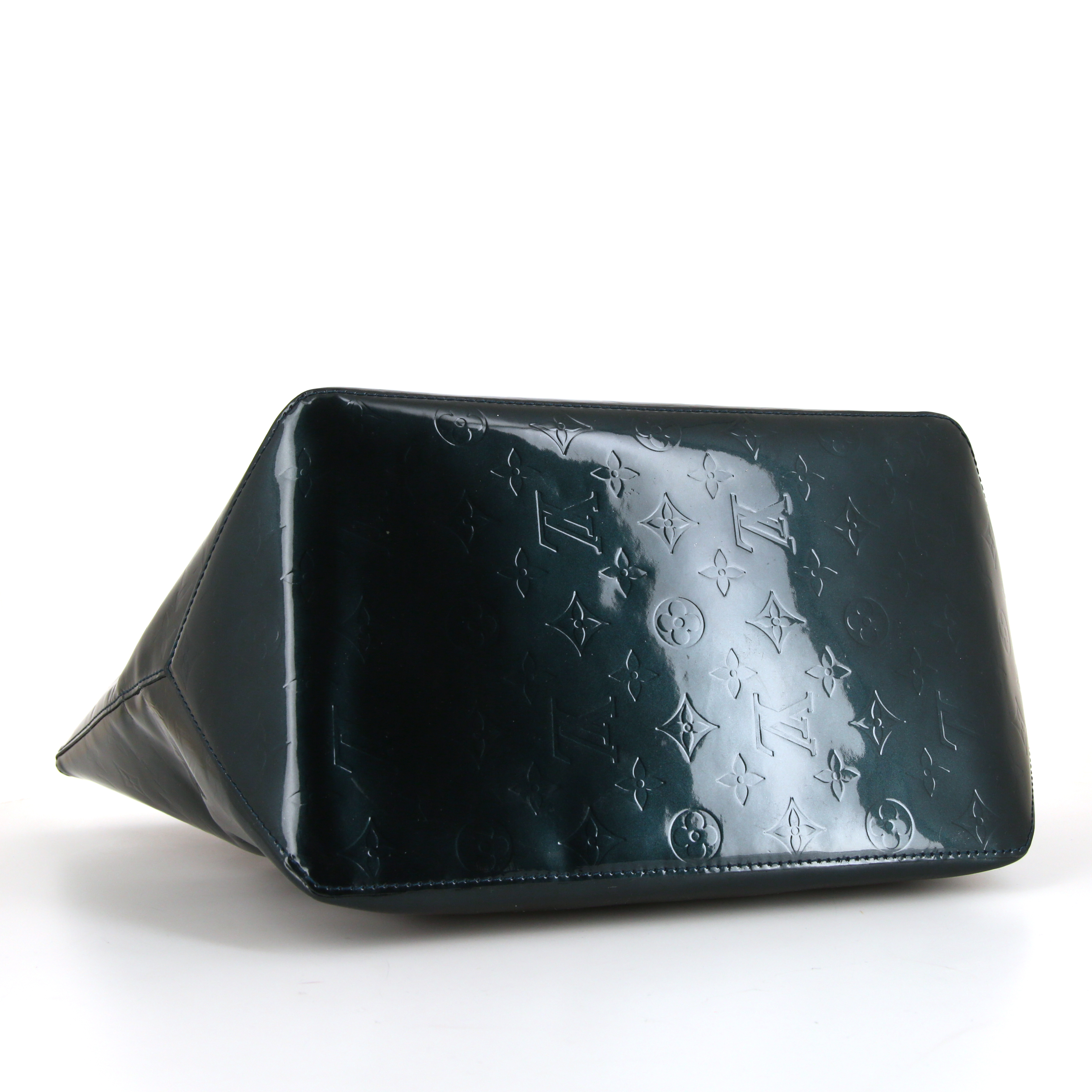 Sac cabas Louis Vuitton Bellevue en cuir verni monogram bleu-nuit et cuir naturel - Detail D4