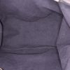 Sac à main Louis Vuitton L en cuir Mahina gris - Detail D2 thumbnail
