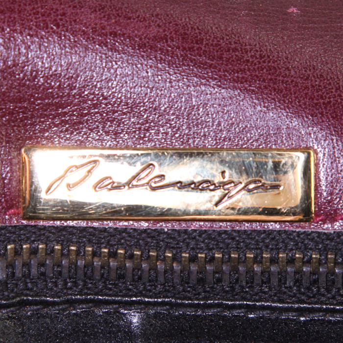 Sac bandoulière Balenciaga Vintage en cuir bordeaux - Detail D3