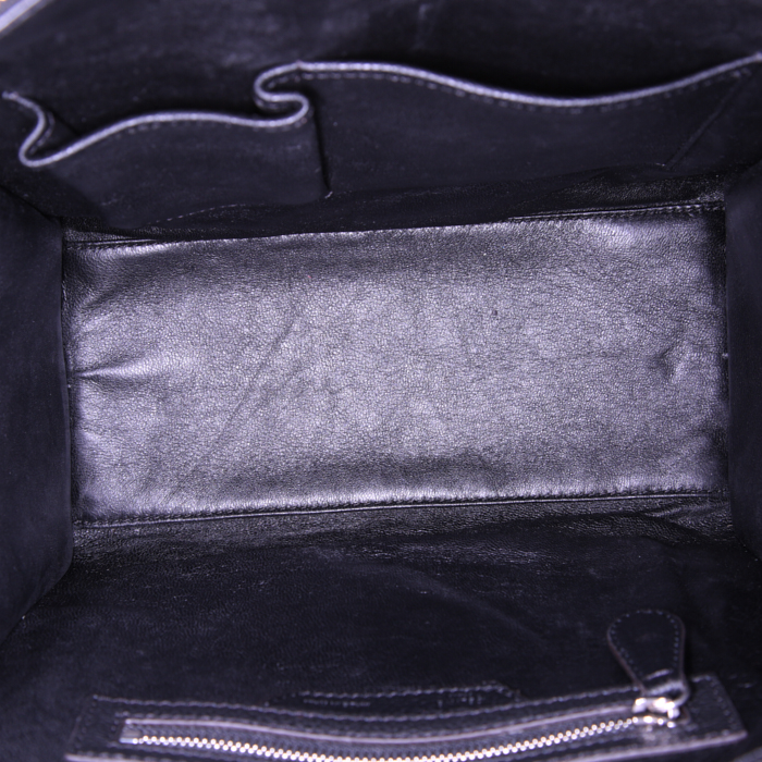 Bolso de mano Celine Luggage Micro en cuero granulado negro - Detail D2