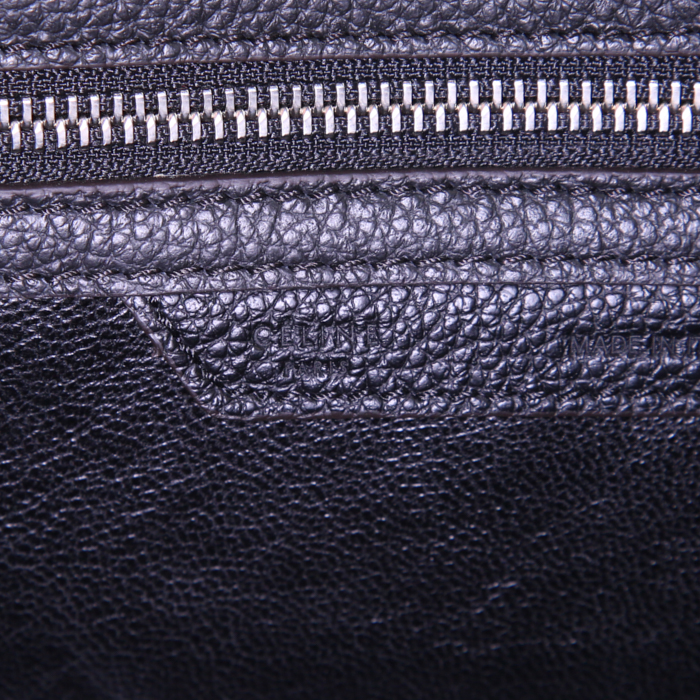 Bolso de mano Celine Luggage Micro en cuero granulado negro - Detail D3