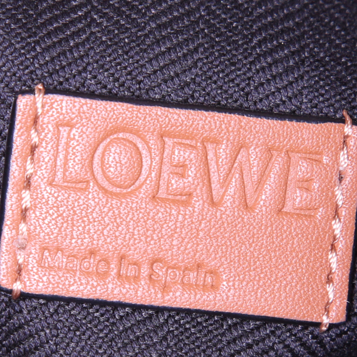 Borsa a tracolla Loewe in pelle martellata marrone - Detail D3