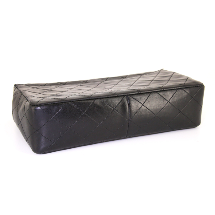 Chanel Timeless handbag in black quilted leather - Detail D5