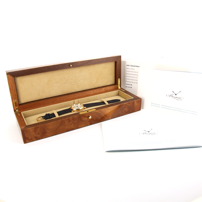 Montre Breguet Classic en or jaune Ref : 8067 Vers 2011 - Detail D3