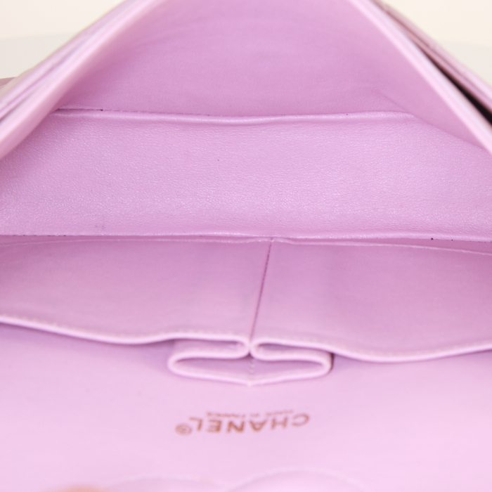 Bolso bandolera Chanel  Timeless Classic en cuero acolchado rosa pálido - Detail D3